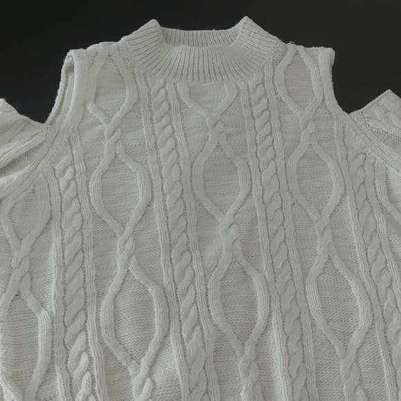 Dex Ladies Cold Shoulder Sweater - Picture 5 of 8